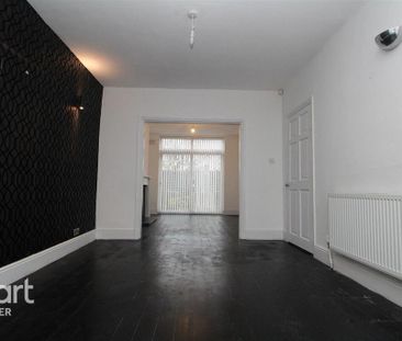 3 bedroom semi-detached house to rent - Photo 4