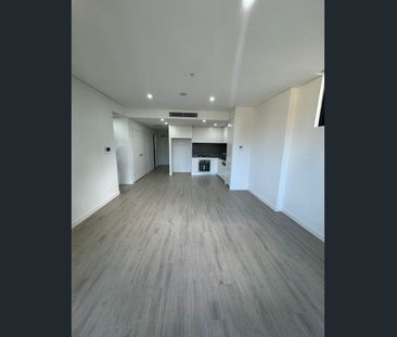 Modern 2 Bedroom Apartment in the Heart of KOGARAH - Photo 6