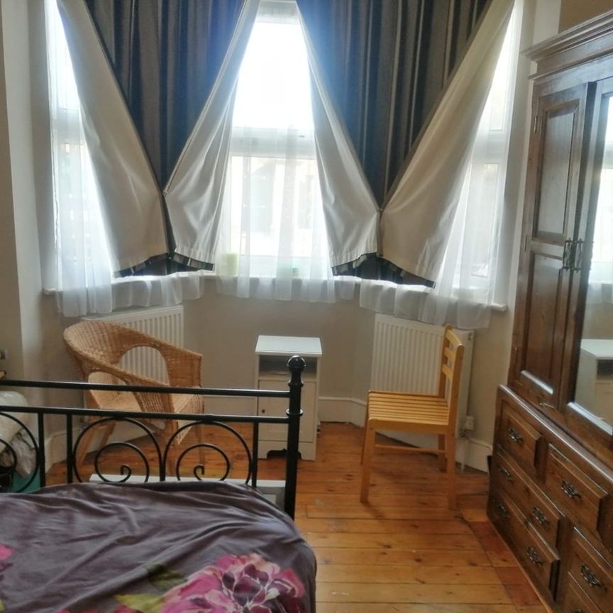 Room in a Shared House, Edward Road, E17 - Photo 1