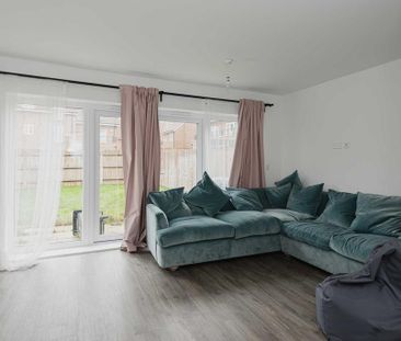 3 bedroom semi-detached house to rent - Photo 1