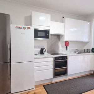 House share to rent - Photo 2