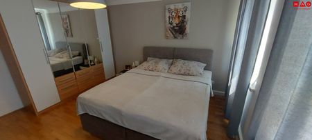 Attraktives Wohnumfeld und helle Atmosphäre im obersten Stockwerk: moderne 3-Zimmer-Wohnung überzeugt mit großzügigen Räumen, viel Tageslicht und hohem Wohnkomfort! - Photo 5