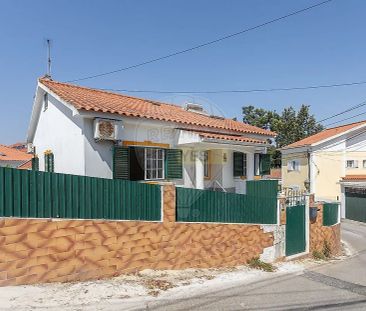 House T2 in Charneca de Caparica e Sobreda, Almada - Photo 6