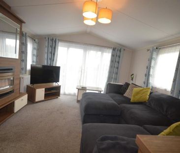 2 bedroom park home to rent - Photo 2