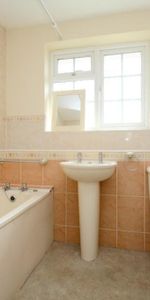 3 bedroom apartment to rent - Photo 3