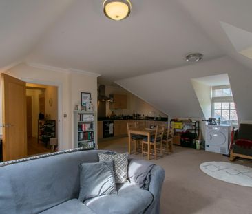 Howes Court, Huntingdon Road, Cambridge - Photo 1