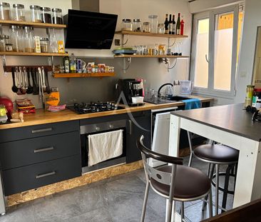 Location Maison 3 pièces 78m² FONTENAY LE COMTE 85200 - Photo 4