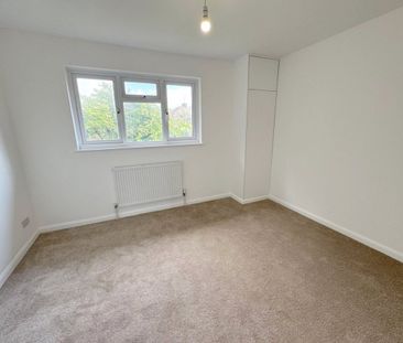 Rowlands Close, NW7, London - Photo 5