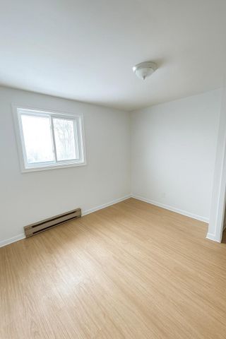 71 Lansdown Street - Unit 3 - 3 bed, 1 bath - Photo 4