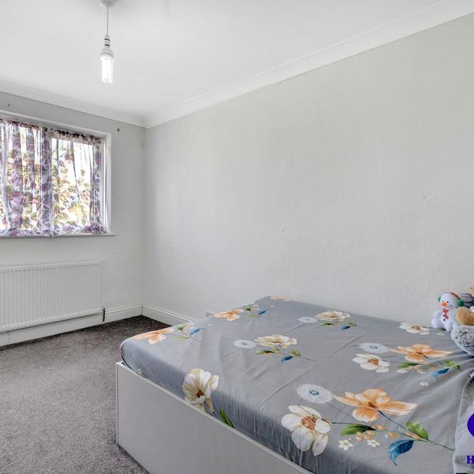 5 bedroom semi-detached house to rent - Photo 1
