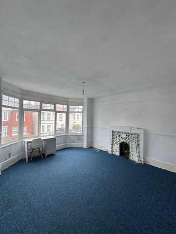 Chatsworth Road, Bournemouth - Photo 2