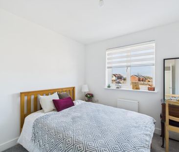 3 bedroom end of terrace house to rent - Photo 6