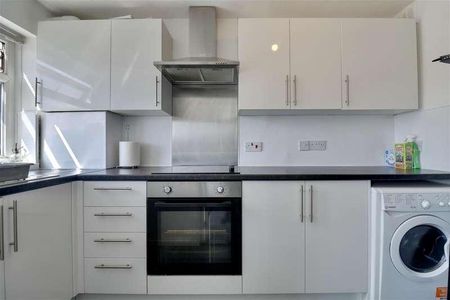 Chidham Close, Havant, PO9 - Photo 2