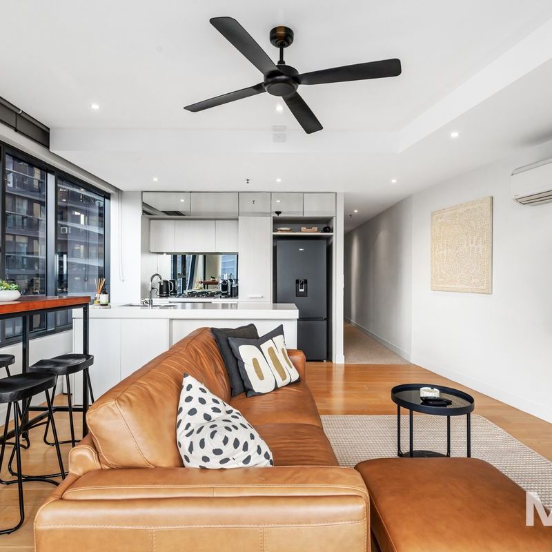 Stylish and furnished with jaw dropping views - Photo 1