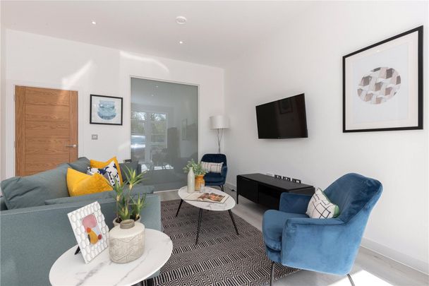 1 bedroom Flat in Parkview House, Wokingham - Photo 1