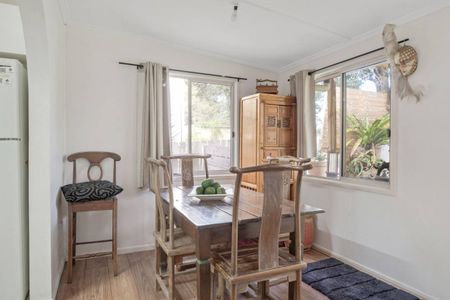 Family Home in Prime Location! - Photo 4