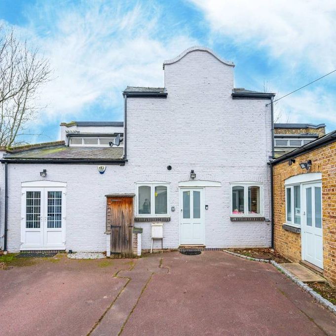 2 bedroom semi-detached house to rent - Photo 1