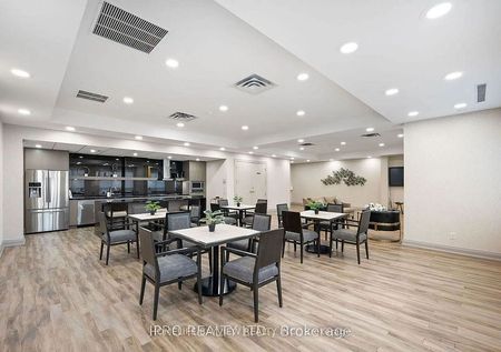 For Lease - 19 northern heights Drive Unit# 202, Richmond Hill, Ontario - Photo 5