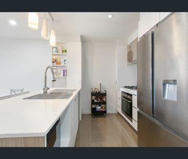 Modern and Spacious Apartment in Prime Upper Mount Gravatt Location - Photo 4