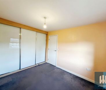 Fell Grove, Ferndale, Huddersfield, HD2 - Photo 3