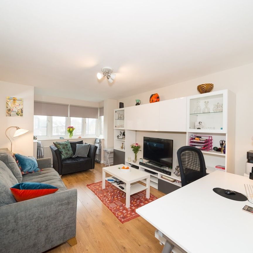 2 Bed Flat, Oliver Grove, SE25 - Photo 1