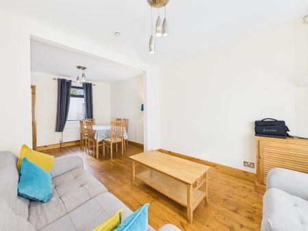 18 Willowfield Parade, Belfast, BT6 8HQ - Photo 2