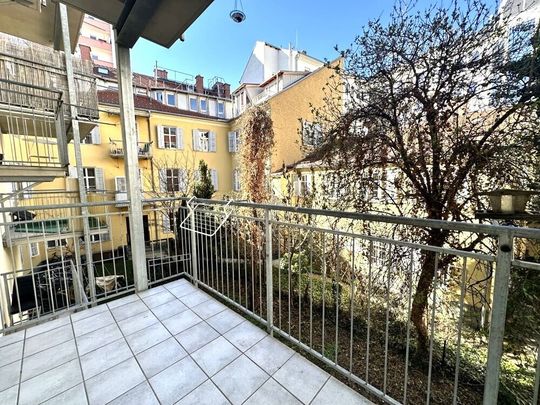 PROVISIONSFREI! Schöne Altbauwohnung mit 2-Zimmer-Wohnung mit separater Küche in Grazer Innenstadt Lage – fünf Gehminuten vom Grazer Hautplatz entfernt - Photo 1