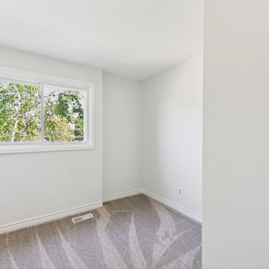 For Lease - 499 Krug Street, Kitchener, Ontario - Photo 1