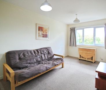 Studio to rent - Photo 2