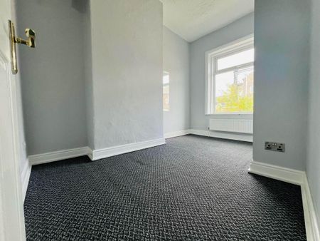 2 bedroom terraced house to rent - Photo 2