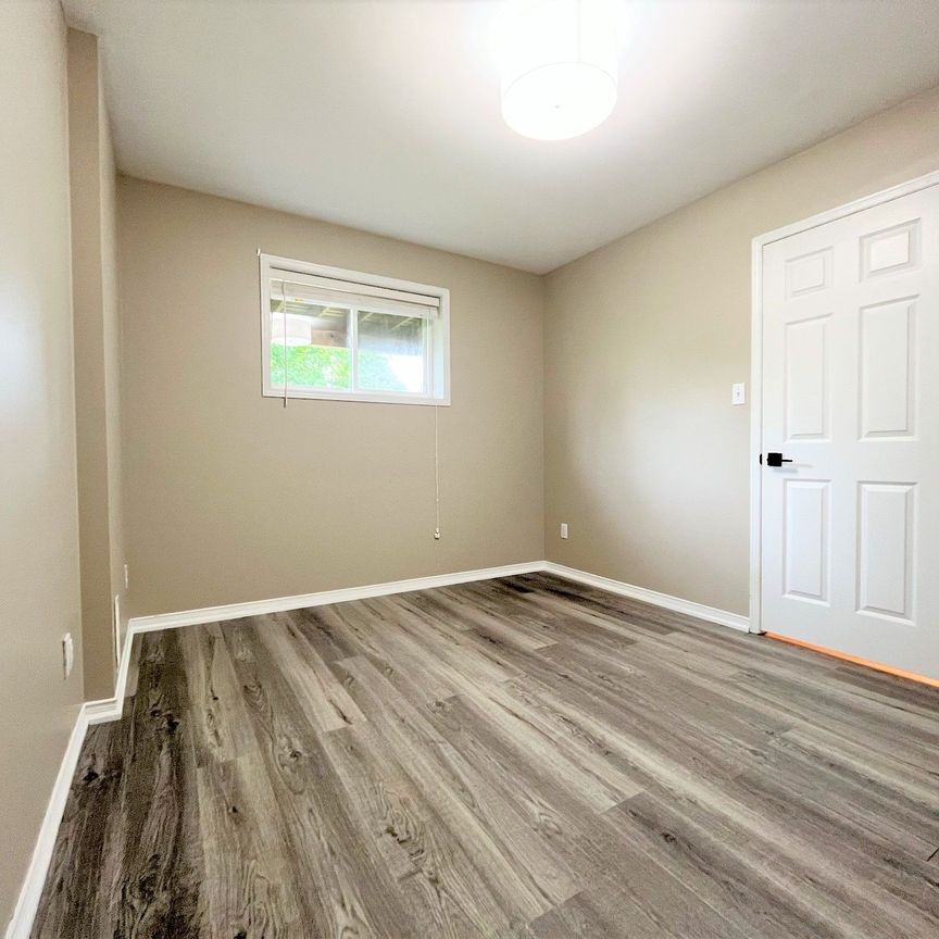 For Lease - 5 Golden Eagle Way, Barrie, Ontario - Photo 1