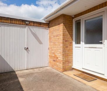 2 bedroom detached bungalow to rent - Photo 3