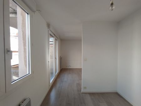 Appartement - 2 pièces - Jaude/Banque de France - Photo 4