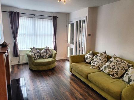 Warren Close - Photo 5