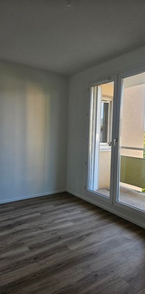 Location Appartement 3 pièces 61m² BARBERAZ 73000 - Photo 1