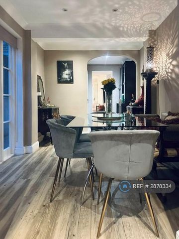 4 bedroom terraced house to rent - Photo 5