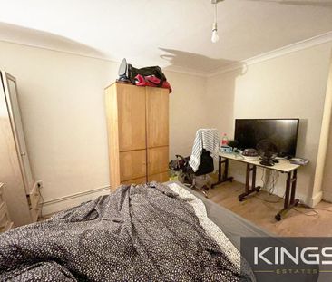 3 bedroom flat to rent - Photo 3