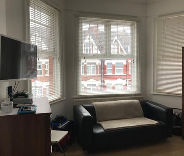 Studio Flat, Sheldon Road, NW2 - Photo 1