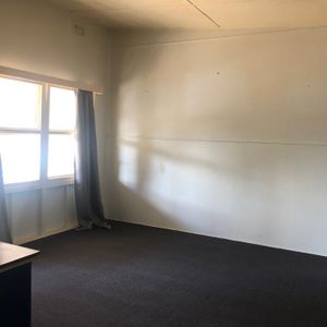 One Bedroom Unit - Photo 2