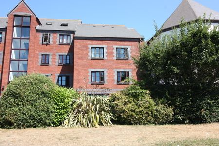 2 bed apartment to rent in River Meadows, Water Lane, EX2 - Photo 4