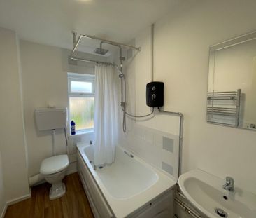 Beacons View, Neath, SA11 - Photo 3