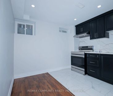 Property For Lease | E9033872 - Photo 1