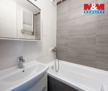 Pronájem bytu 1+1 se zahradou v Benešově nad Ploučnicí - Фото 3