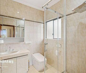 Huge Multi-Gen Family Haven - Photo 6