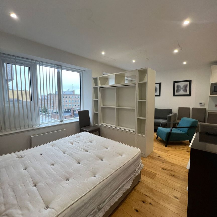 Lampton Road, Hounslow - Photo 1