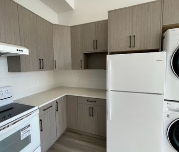 Beautiful 2 Bed Suite/View/North Delta - Photo 3