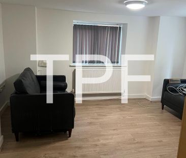 4 bedroom flat to rent - Photo 1