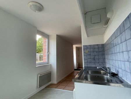 Location Appartement 4 pièces 77m² LA ROCHE SUR YON 85000 - Photo 5