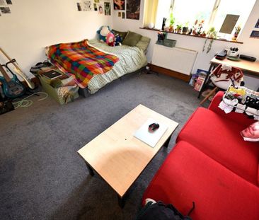 6 bedroom House in Richmond Avenue, Leeds - Photo 3