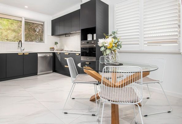 Spacious & Sophisticated Family Living in Blackburn North - Photo 1